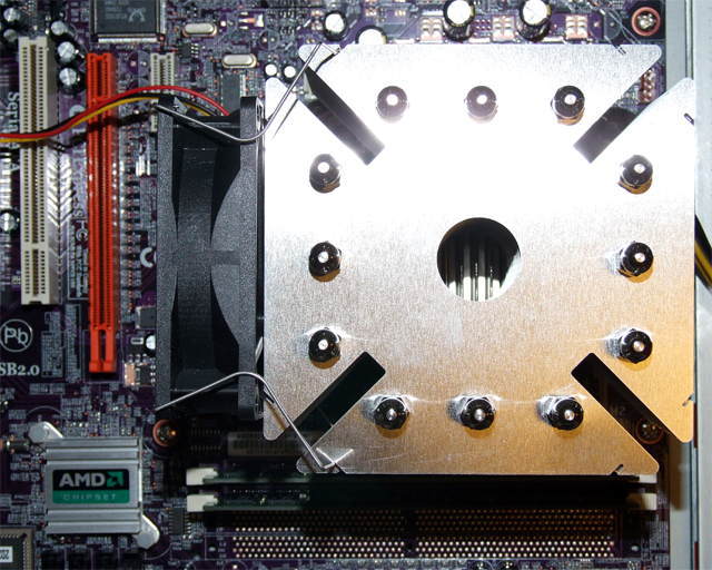 AMD690GM-M2に忍者miniを取り付けた状態