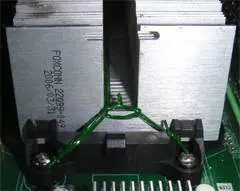 Athlon64用リテールクーラーとリテンションをバインドした