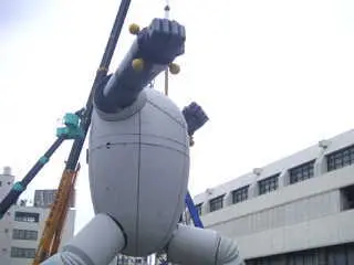 実物大鉄人28号 10日目 やや左寄りより撮影