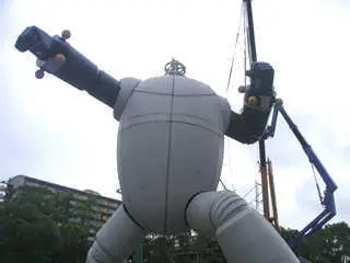 実物大鉄人28号 10日目 真正面より。